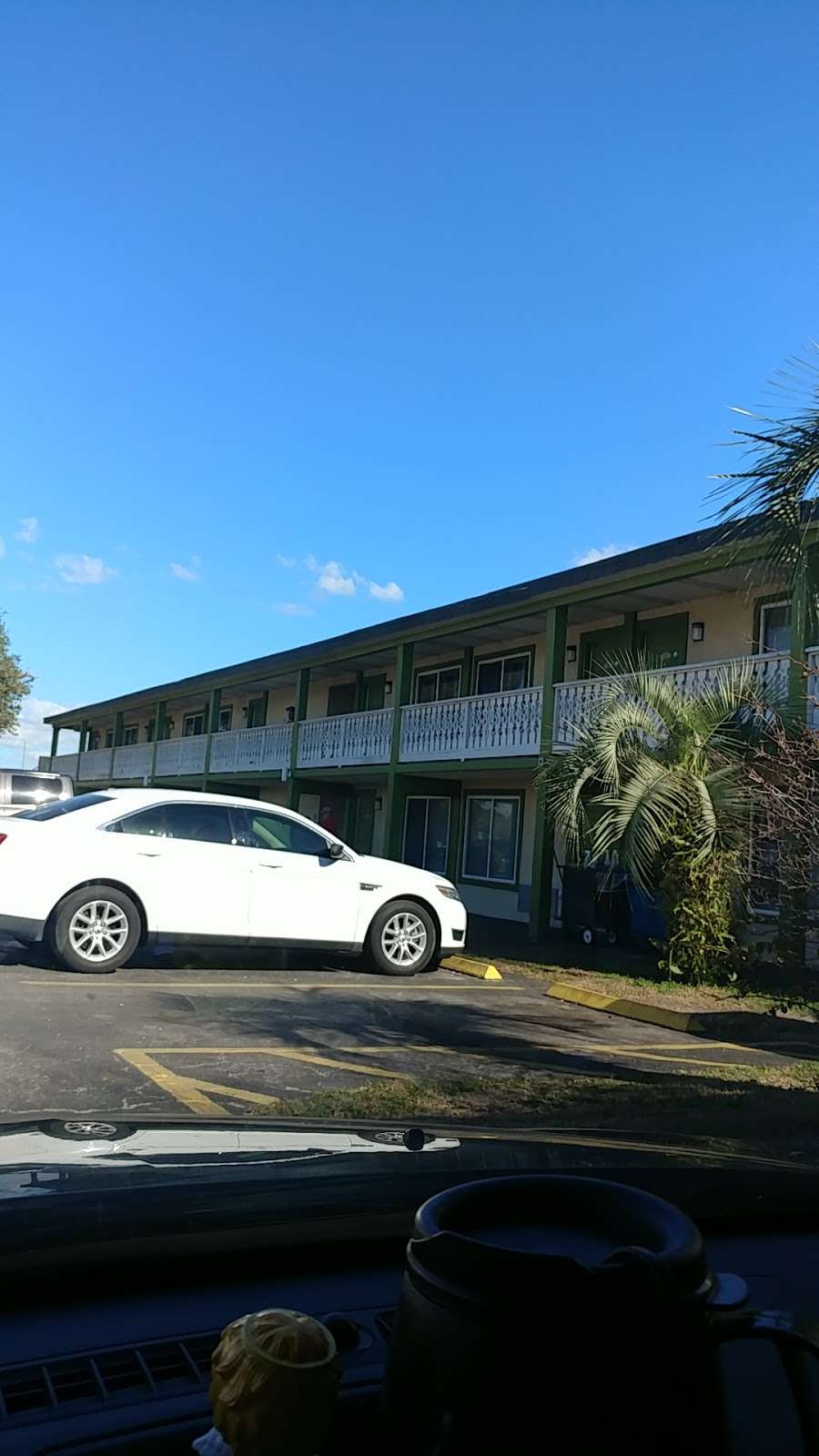 Inn On The Green Florida | 700 E Burleigh Blvd, Tavares, FL 32778, USA | Phone: (877) 220-2687