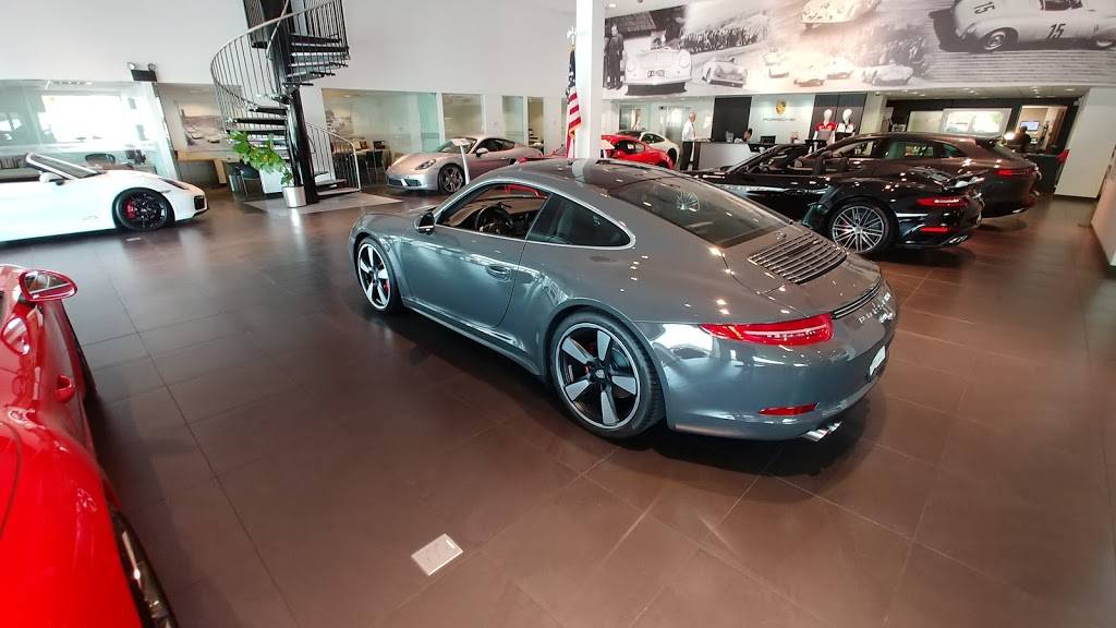 Reeves Import Motorcars | 11333 N Florida Ave, Tampa, FL 33612 | Phone: (813) 499-2274