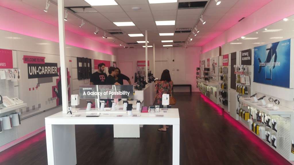 T-Mobile | 13079 Worldgate Dr, Herndon, VA 20170 | Phone: (571) 418-0575