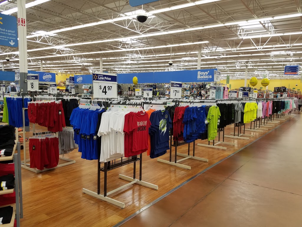 Shopping at Walmart Supercenter on Vineland Road in Kissimmee, Florida -  Store 5420 