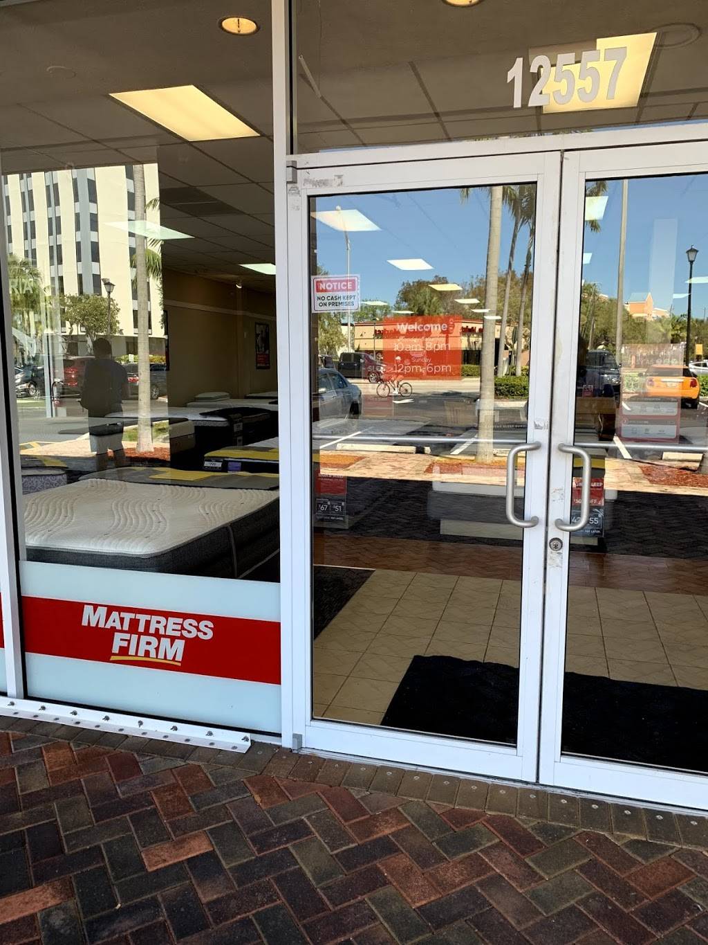 Mattress Firm Bay Harbor | 12557 Biscayne Blvd, North Miami, FL 33181, USA | Phone: (305) 892-0003