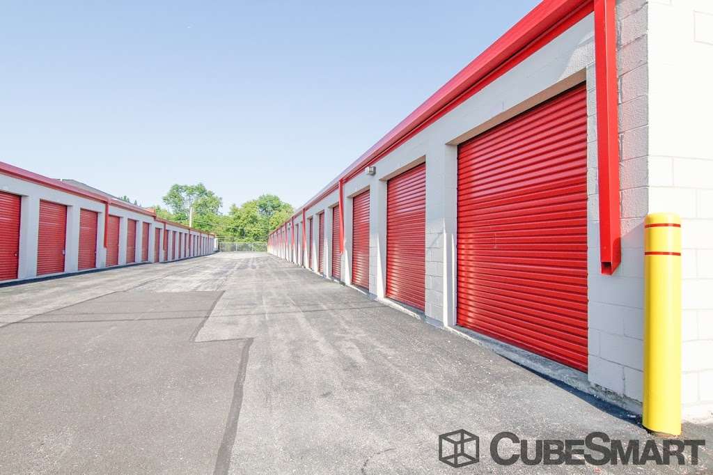 CubeSmart Self Storage | 665 S Green Bay Rd, Waukegan, IL 60085, USA | Phone: (847) 336-2244