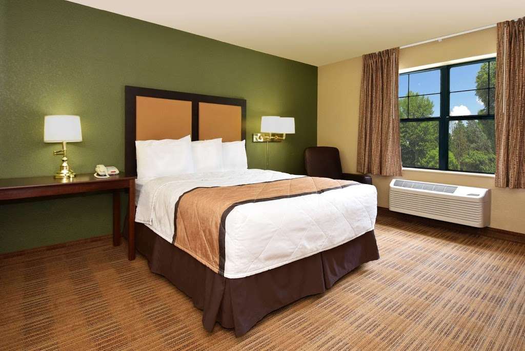 Extended Stay America Chicago - Darien | 2345 Sokol Ct, Darien, IL 60561, USA | Phone: (630) 985-4708