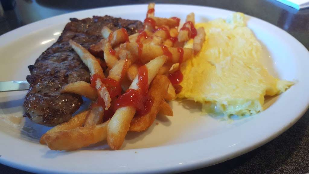 Rehoboth Diner | 19219 Coastal Hwy, Rehoboth Beach, DE 19971, USA | Phone: (302) 227-0908