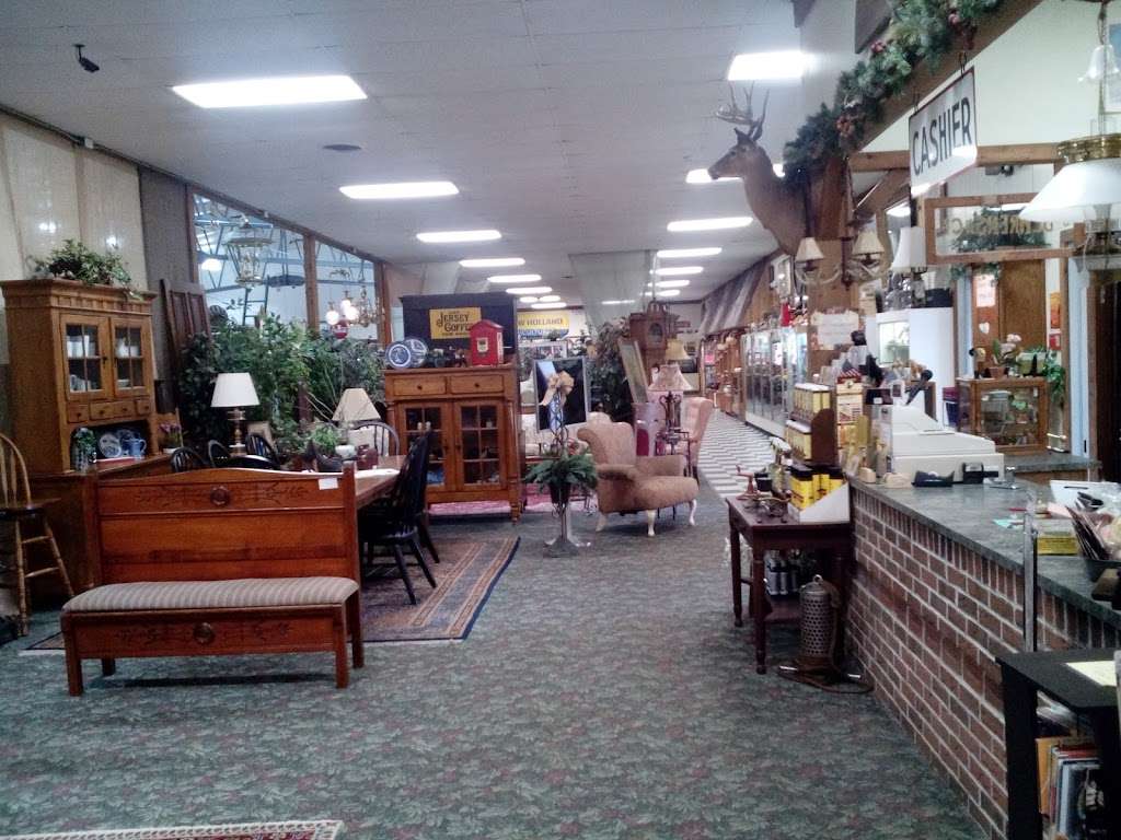 Treasure Mart Antique Mall | 116 W Alto Rd, Kokomo, IN 46902, USA | Phone: (765) 455-9855