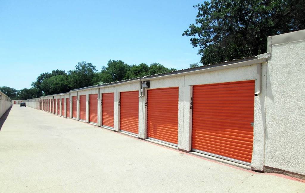 Public Storage | 1001 W Beach St, Fort Worth, TX 76111, USA | Phone: (817) 953-2585