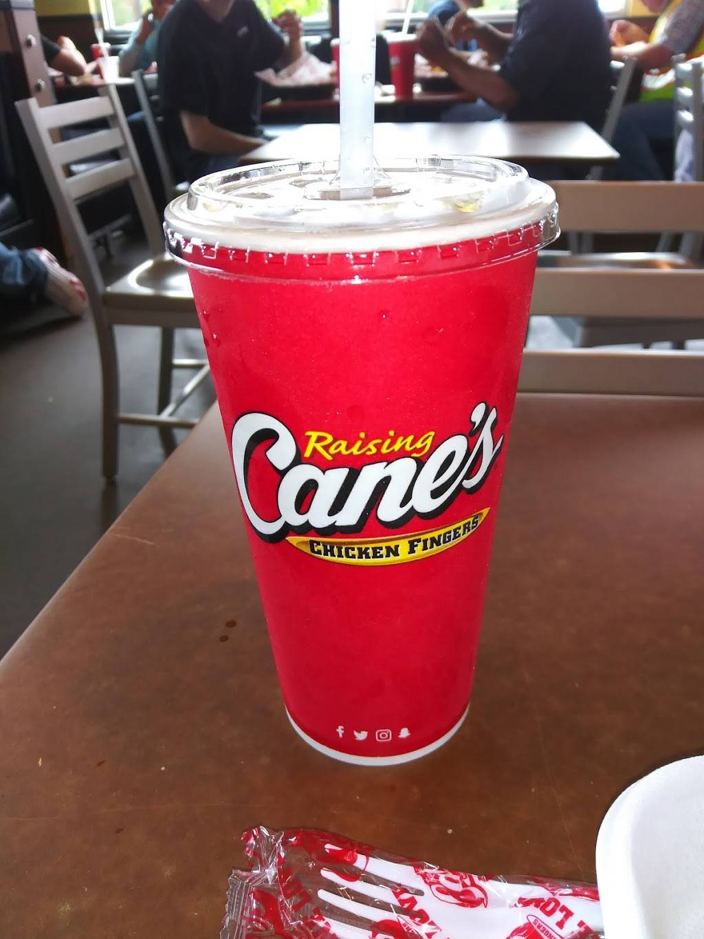 Raising Canes Chicken Fingers | 3780 Lexington Ave N, Shoreview, MN 55126, USA | Phone: (651) 484-9733