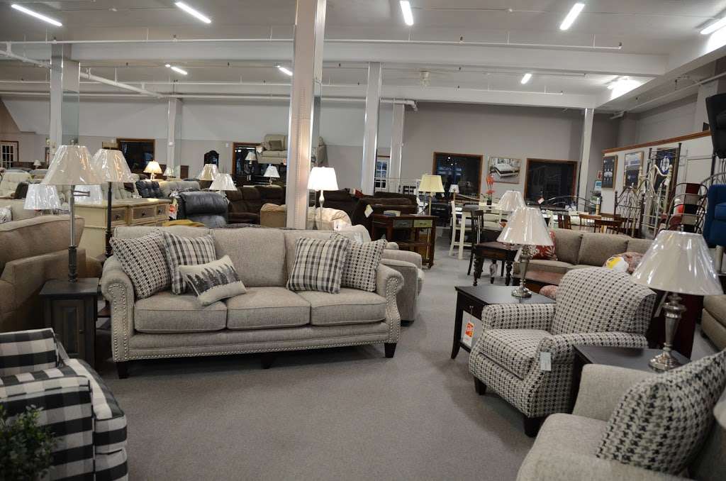 Fairbury Furniture | 100 W Locust St, Fairbury, IL 61739, USA | Phone: (815) 692-3000