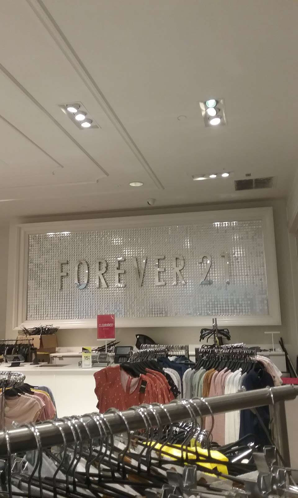 Forever 21 | 2500 W Moreland Rd #2001, Willow Grove, PA 19090, USA | Phone: (215) 346-4007