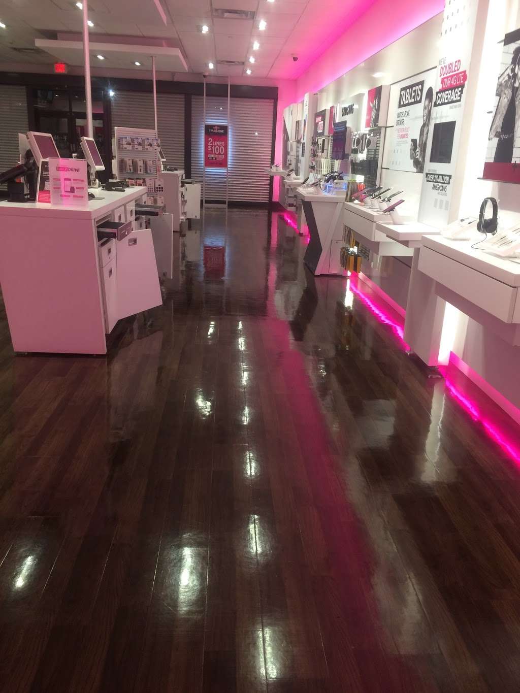 T-Mobile | 6751 Abrams Rd #132, Dallas, TX 75231, USA | Phone: (214) 503-8972