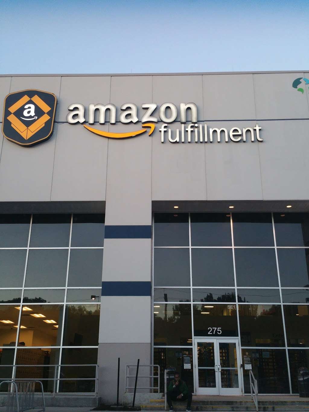 Amazon Fulfillment Center | 275 Omar Ave, Avenel, NJ 07001, USA