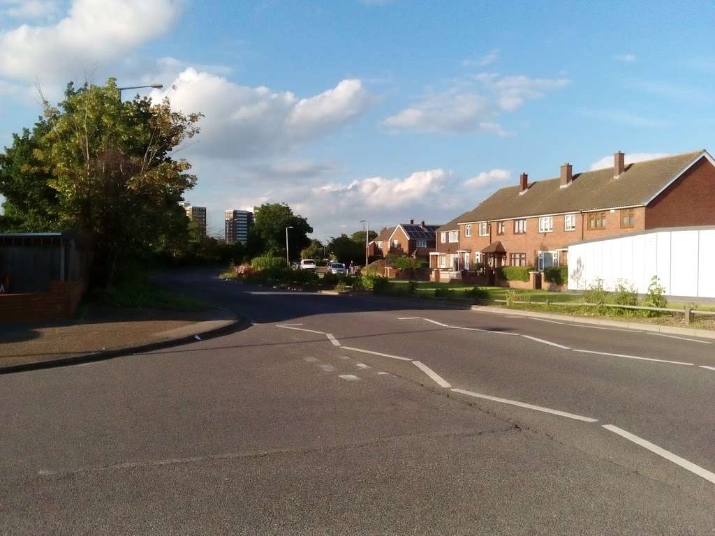 Defoe Parade Post Office | 3 Defoe Parade, Grays RM16 4QR, UK