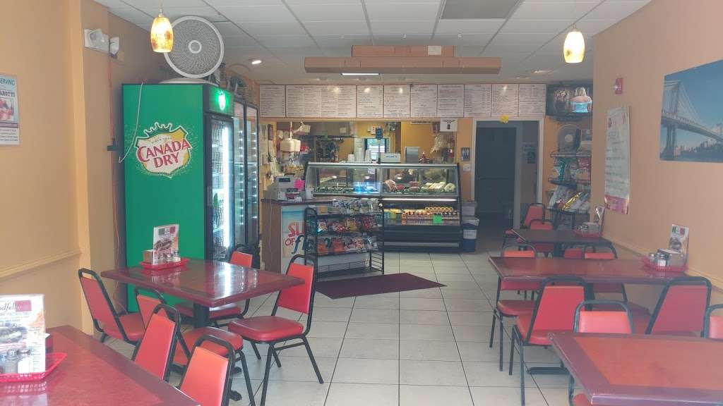 Goodfellas New York Italian Deli | 408 Delsea Dr, Glassboro, NJ 08028, USA | Phone: (856) 442-0202