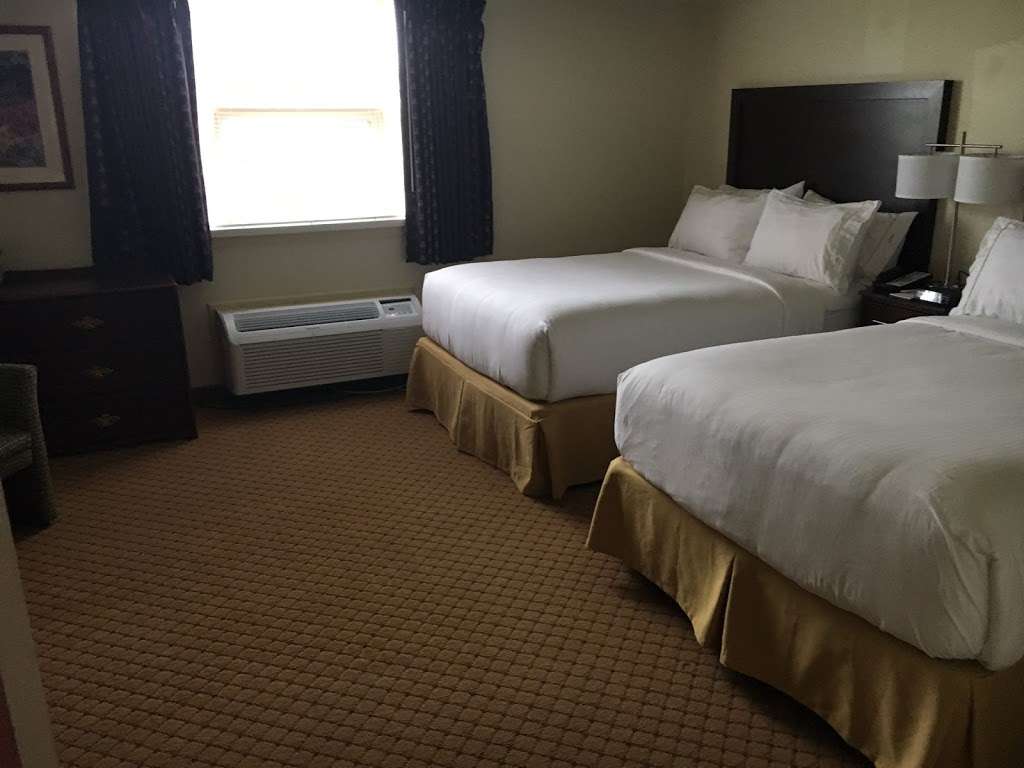 IHG Army Hotels Swan Creek Inn | 2207 Bayonet Rd, Aberdeen Proving Ground, MD 21005, USA | Phone: (410) 278-5148