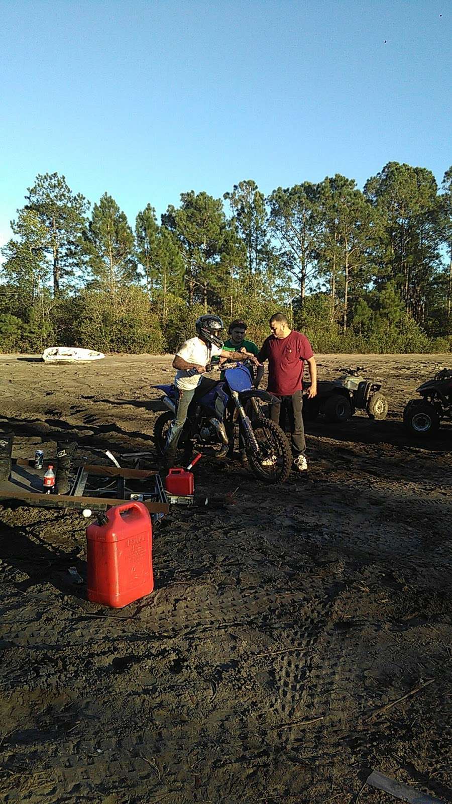 Clear Lake Mudhole | 7 Fisher Loop, Ocklawaha, FL 32179, USA