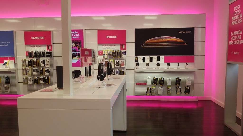 T-Mobile | 835 Roosevelt Ave, Carteret, NJ 07008, USA | Phone: (732) 523-4548