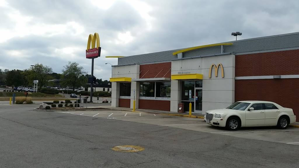 McDonalds | 8100 W Brown Deer Rd, Milwaukee, WI 53223, USA | Phone: (414) 354-3140