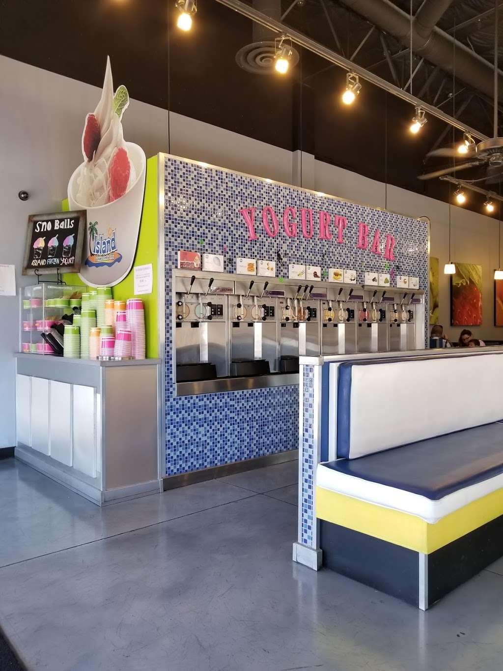 Island Frozen Yogurt Bar | 76 W Horizon Ridge Pkwy, Henderson, NV 89012, USA | Phone: (702) 243-1974