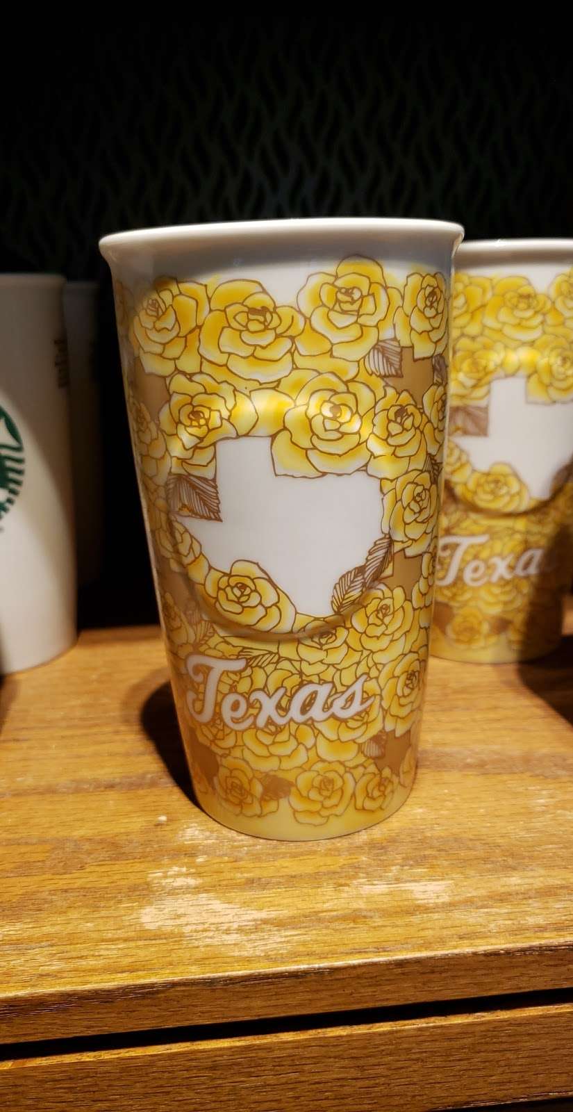 Starbucks | 500 Baybrook Mall #1172, Friendswood, TX 77546, USA | Phone: (281) 286-5155