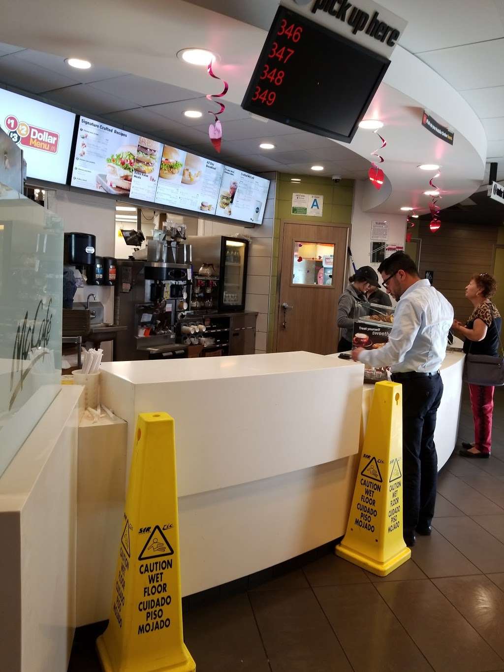 McDonalds | 12860 Encinitas Ave, Sylmar, CA 91342 | Phone: (818) 362-6551