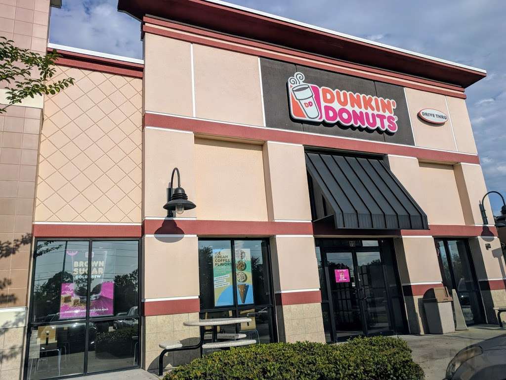 Dunkin Donuts | 588 S Alafaya Trail #10, Orlando, FL 32828 | Phone: (407) 281-7080