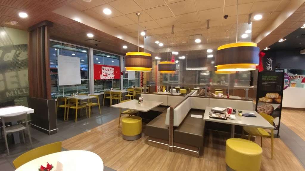 McDonalds | 410 Thompson Creek Mall, Stevensville, MD 21666, USA | Phone: (410) 643-9025