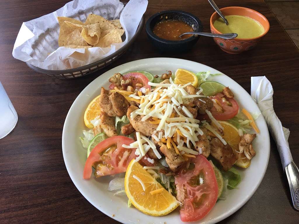 La Rosa Blanca Mexican Restaurant | 2430 Airline Dr, Houston, TX 77009, USA | Phone: (713) 868-2060