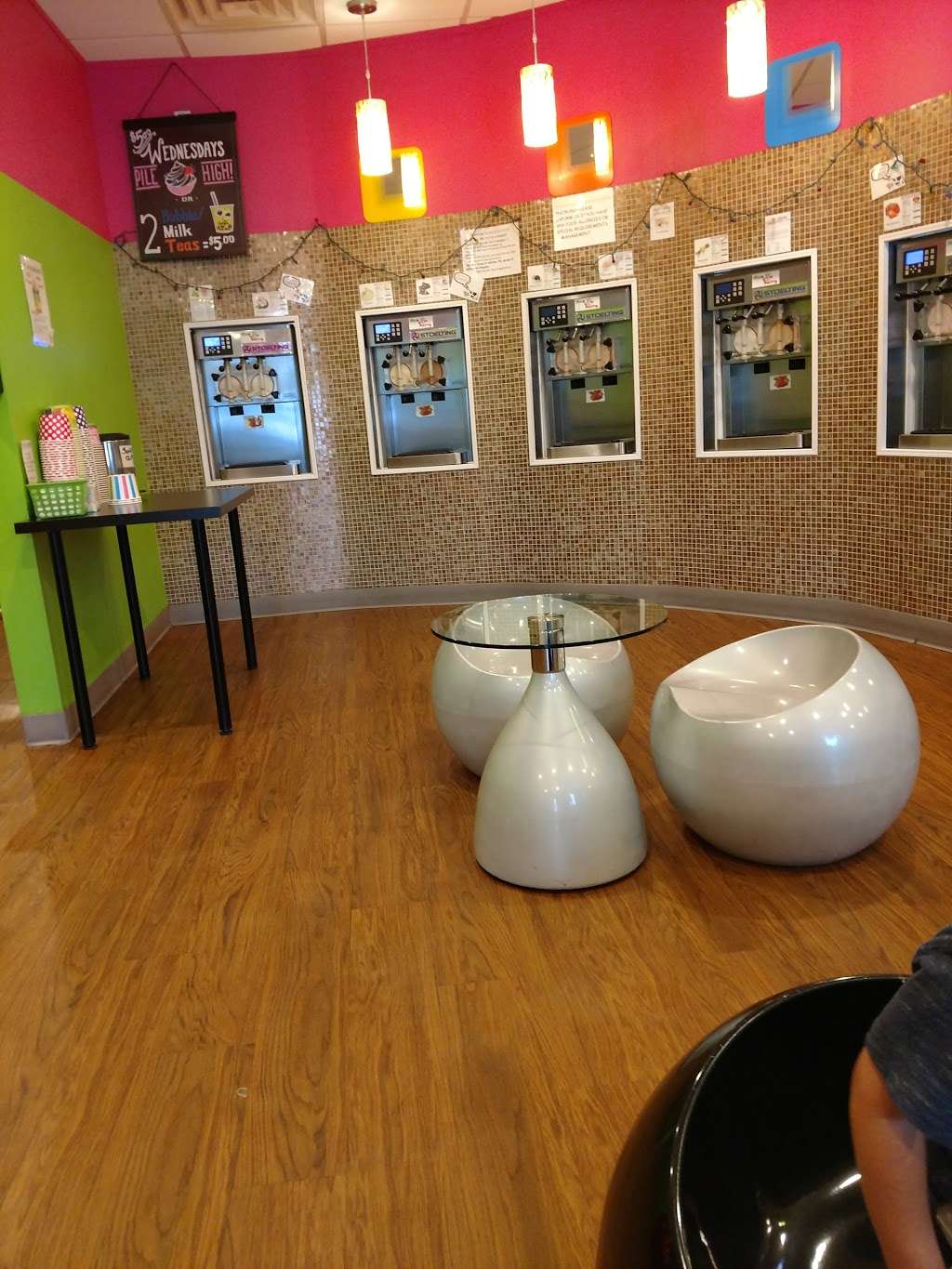 MoooBerry Frozen Yogurt | 686 Broadway, Raynham, MA 02767, USA | Phone: (508) 823-7798