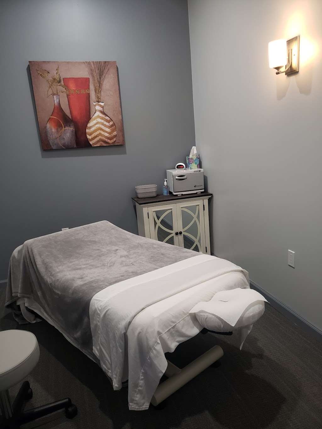 Massage Aces | 980 W Round Grove Rd #110, Lewisville, TX 75067, USA | Phone: (972) 315-9666