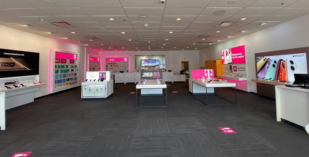 T-Mobile | 255 E Basse Rd Ste 1524, San Antonio, TX 78209, USA | Phone: (210) 832-5300