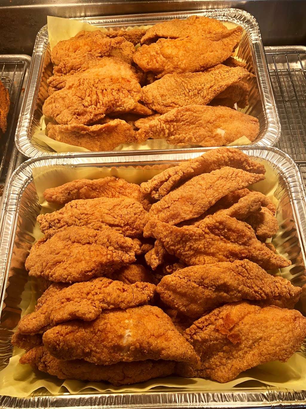 Louisiana Famous Fried Chicken & Seafood | 4001 W Wheatland Rd #110, Dallas, TX 75237, USA | Phone: (972) 572-1909