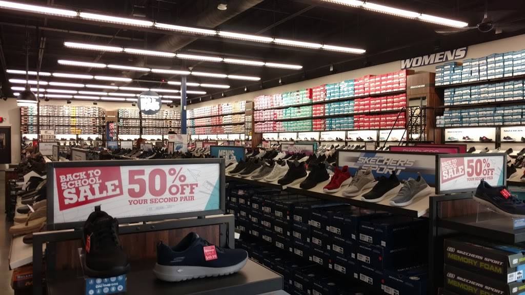 SKECHERS Factory Outlet | 1600 Premium Outlets Blvd, Norfolk, VA 23502, USA | Phone: (757) 389-7546