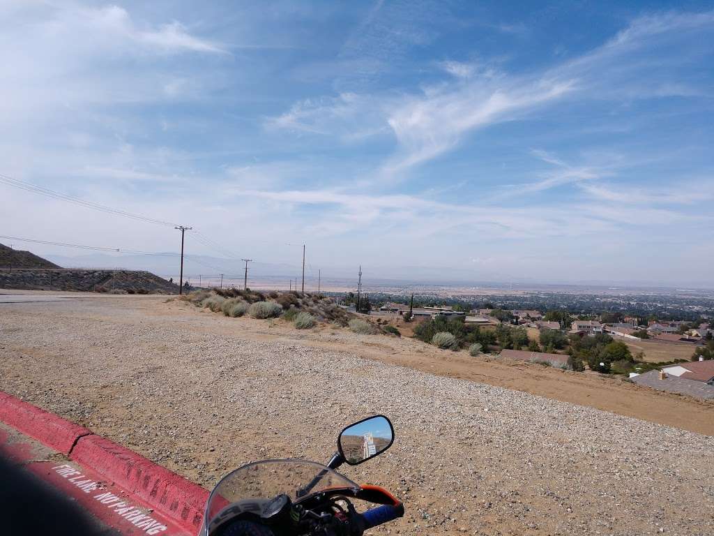 California Aqueduct Parking Lot | Palmdale, CA 93551, USA