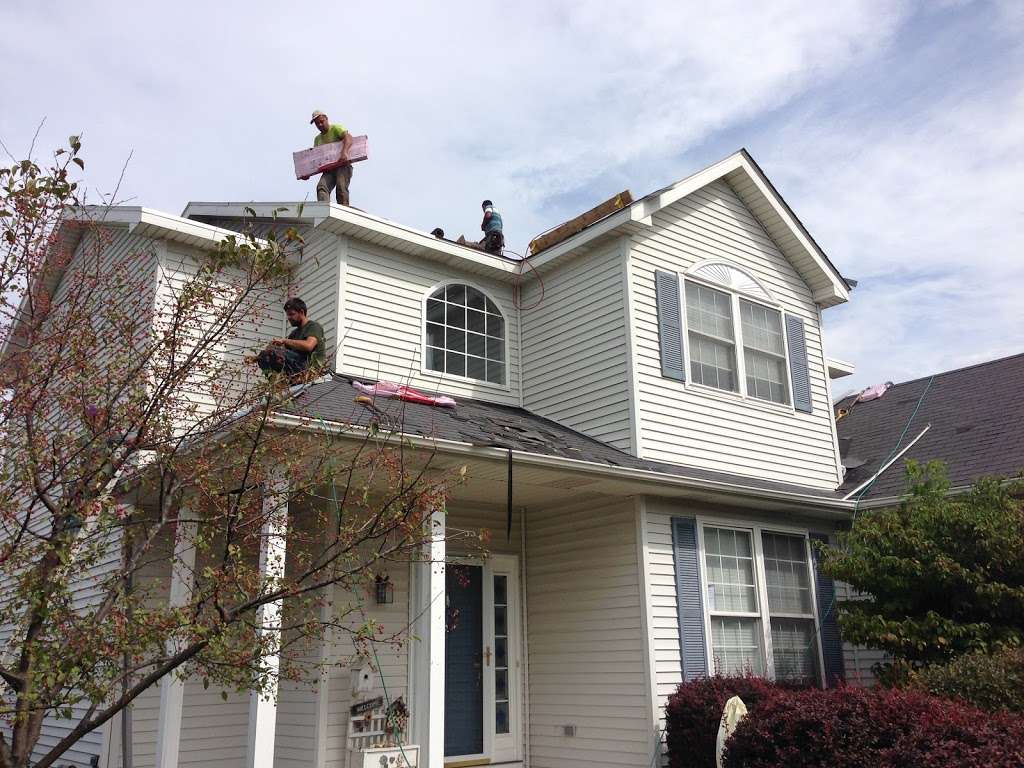 Cost Roofing | 701 S Broadway St, McHenry, IL 60050, USA | Phone: (815) 459-1135