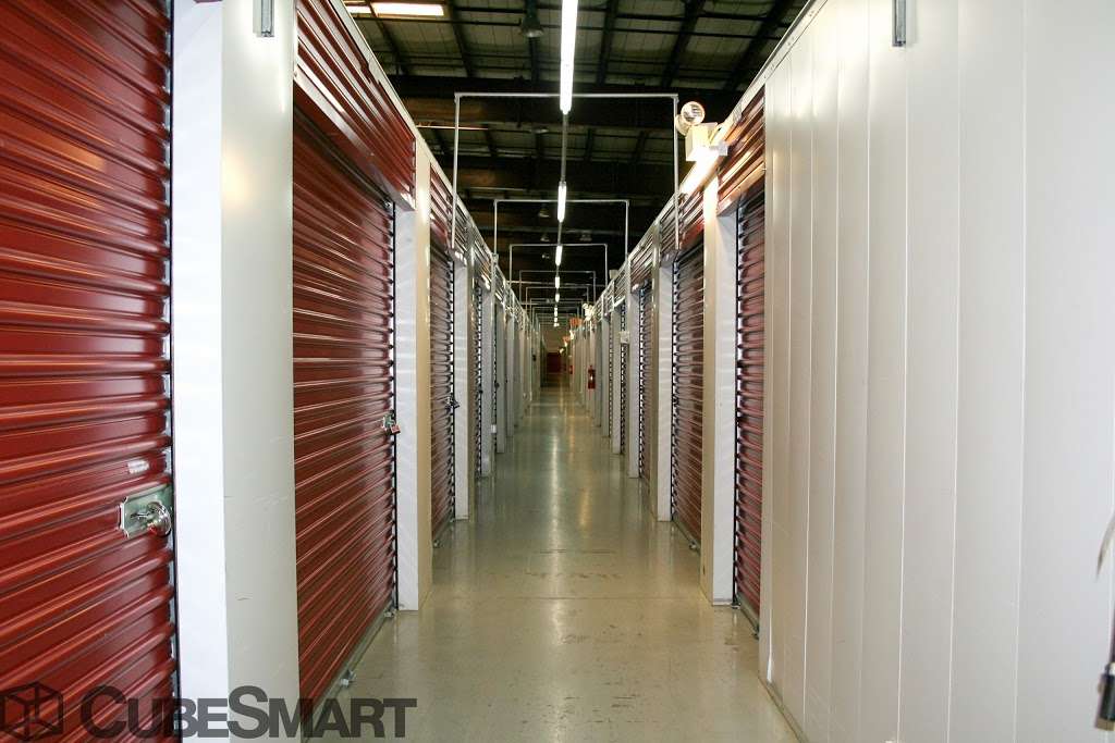 CubeSmart Self Storage | 20 Plantation Dr, Fredericksburg, VA 22406, USA | Phone: (540) 371-1266