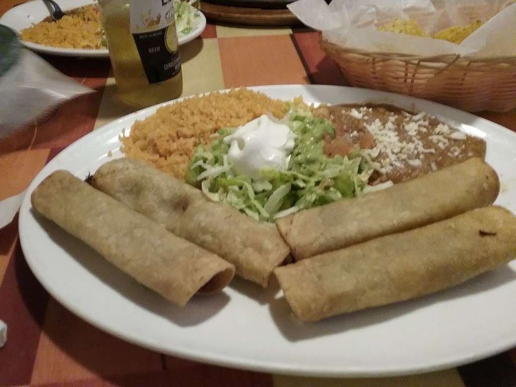 El Salto Restaurant | 9611 Calumet Ave, Munster, IN 46321, USA | Phone: (219) 836-0600