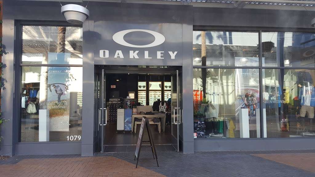 Oakley Store | 2000 E Rio Salado Pkwy Ste 1079, Tempe, AZ 85281 | Phone: (480) 966-0261