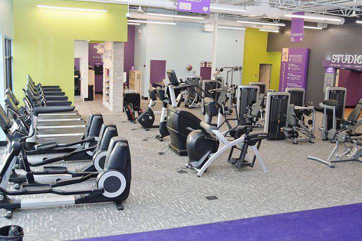 Anytime Fitness | 1147 Oak St, North Aurora, IL 60542, USA | Phone: (630) 326-6700