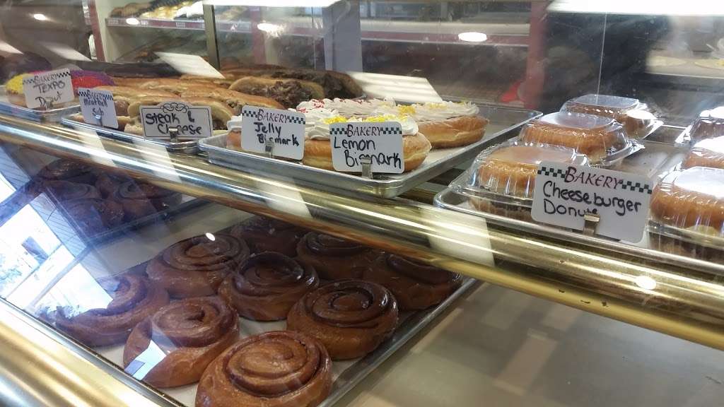 Donnas Donuts | 2106 Main St, Tewksbury, MA 01876, USA | Phone: (978) 988-0010