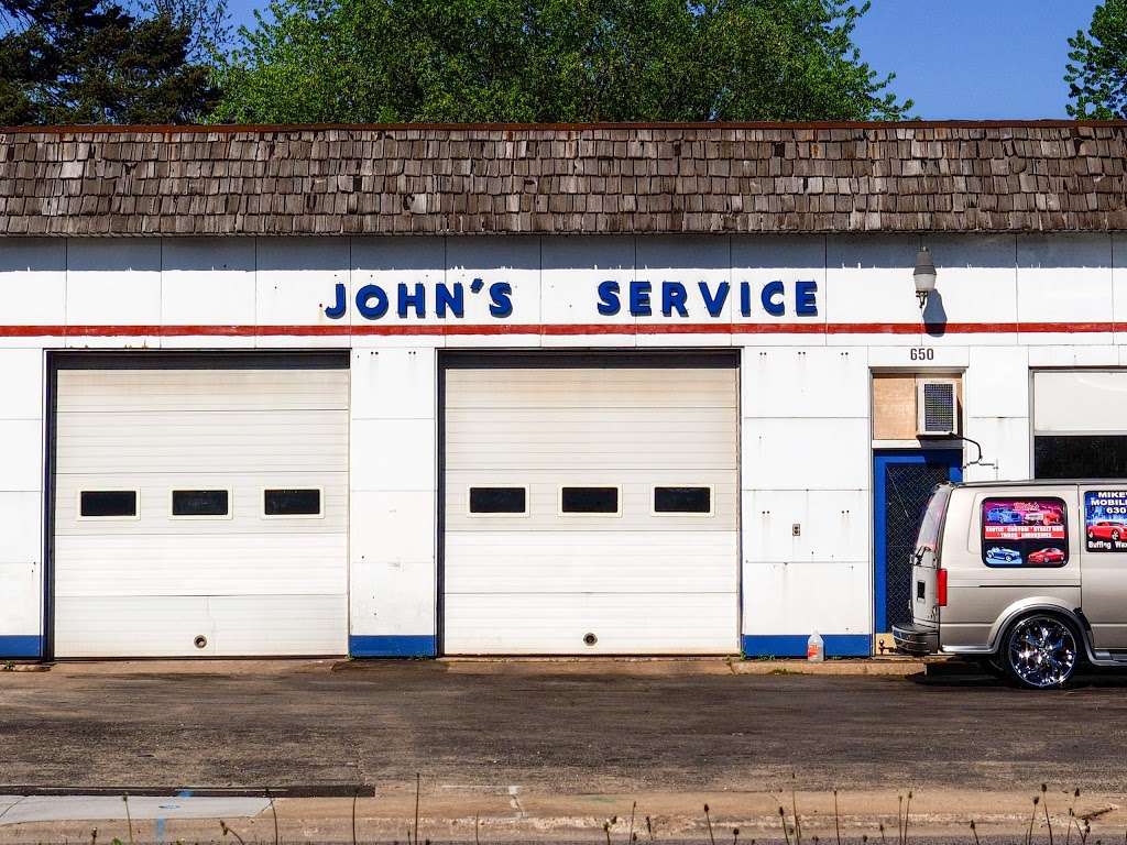 Johns Service Station | 650 N Lake St, Aurora, IL 60506, USA | Phone: (630) 897-3282