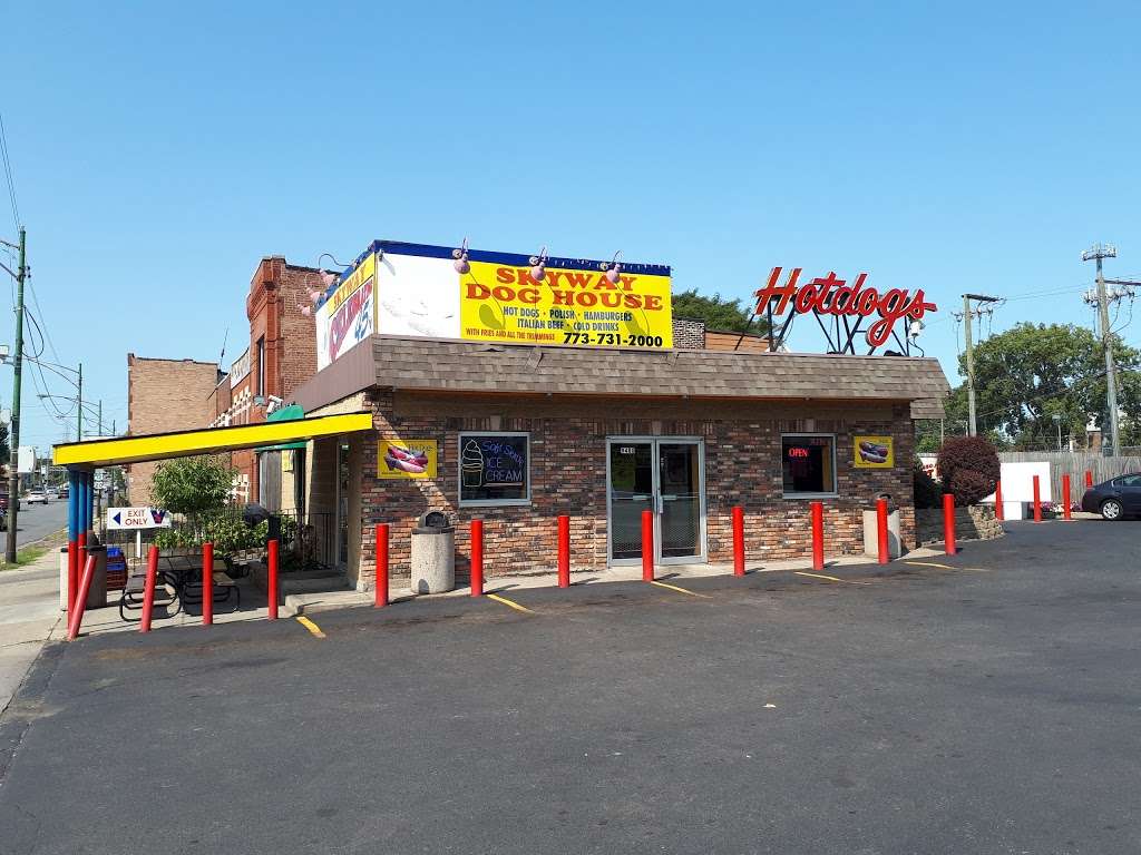 Skyway Doghouse | 9480 S Ewing Ave, Chicago, IL 60617, USA | Phone: (773) 731-2000