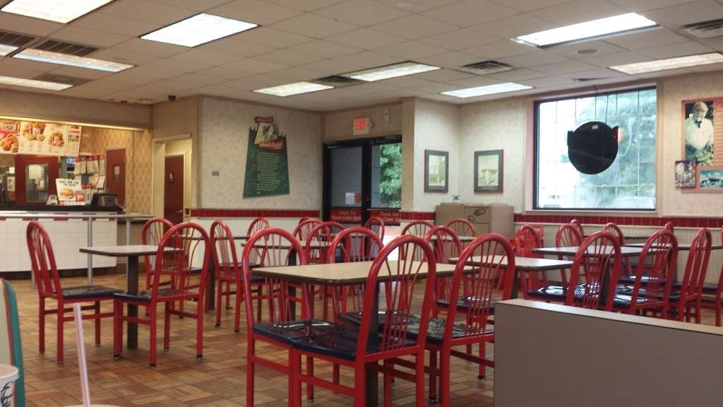 KFC | 6510 Coventry Way, Clinton, MD 20735, USA | Phone: (301) 868-7978