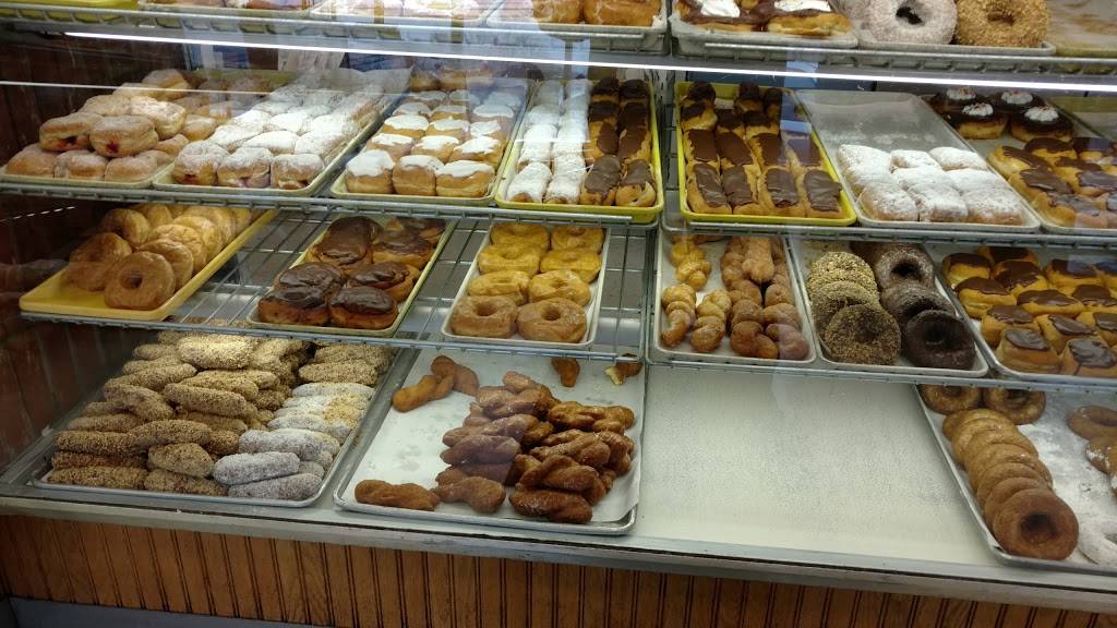 Eileens Centerview Bakery | 465 Center Rd, West Seneca, NY 14224, USA | Phone: (716) 674-8586