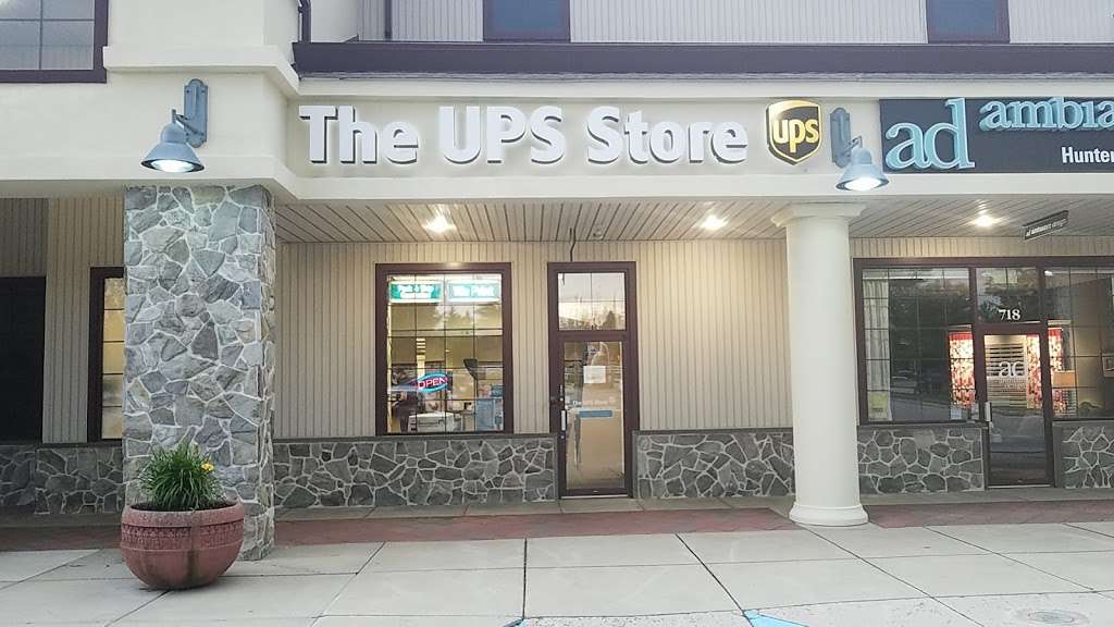 The UPS Store | 716 Dekalb Pike, Blue Bell, PA 19422, USA | Phone: (610) 279-4154