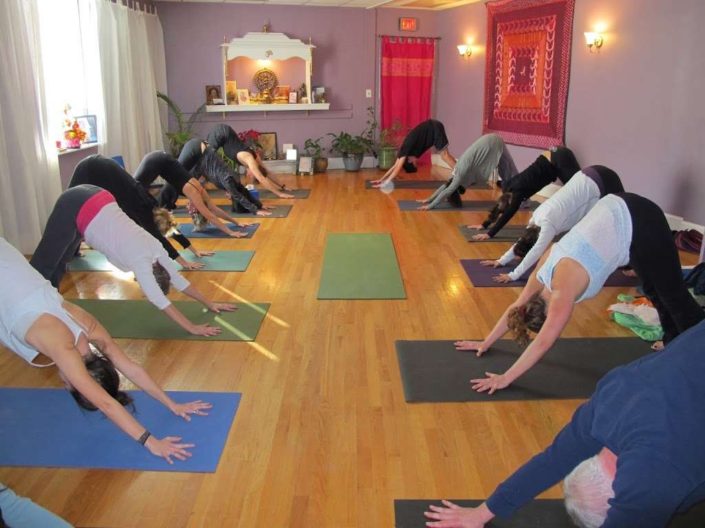 Balance Yoga & Healing Arts | 680 E Jericho Turnpike, Huntington Station, NY 11746, USA | Phone: (631) 423-2055