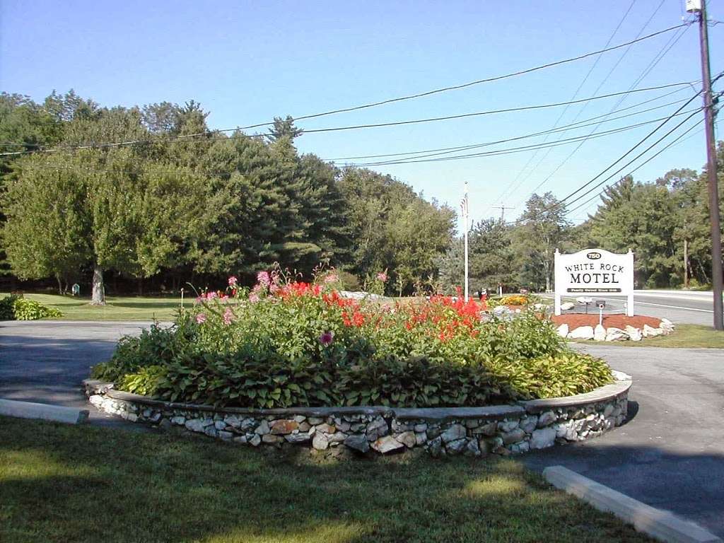 White Rock Motel | 750 Putnam Pike, Chepachet, RI 02814, USA | Phone: (401) 568-4219