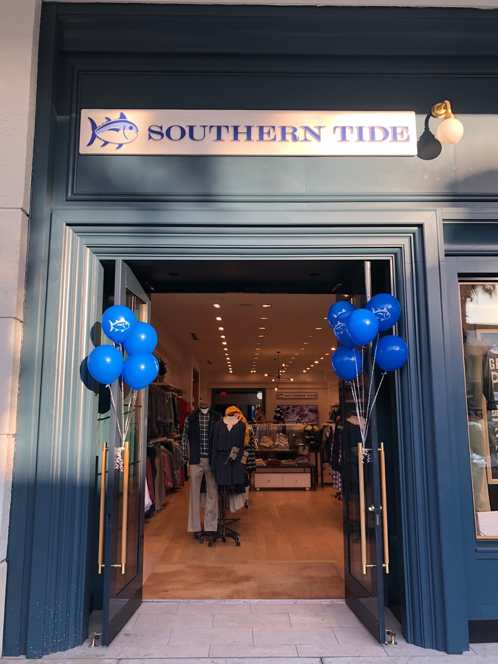 Southern Tide Jacksonville | 4791 River City Dr Suite125, Jacksonville, FL 32246, USA | Phone: (904) 672-1294