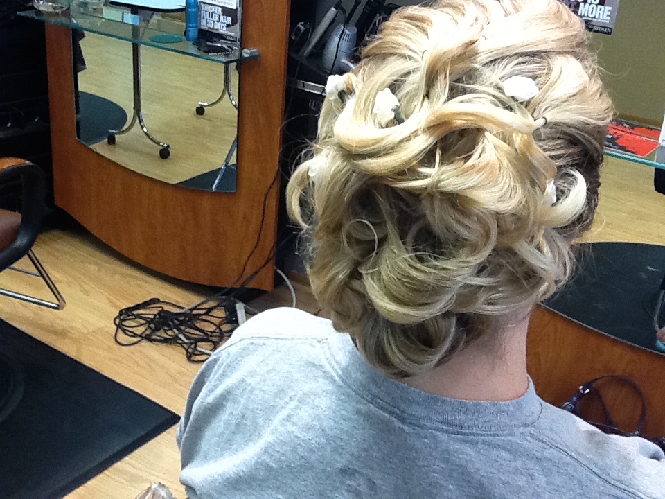 Shear Artistry, Inc @ Salon Suites | 18460 Wright St, Omaha, NE 68130, USA | Phone: (402) 510-6452