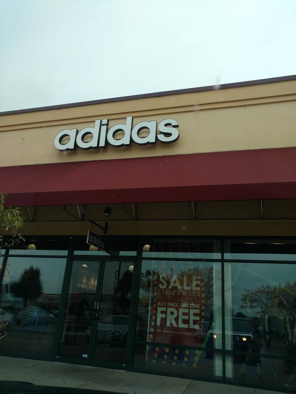 adidas Outlet | 612 W Linmar Ln Suite C20, Johnson Creek, WI 53038, USA | Phone: (920) 699-3955