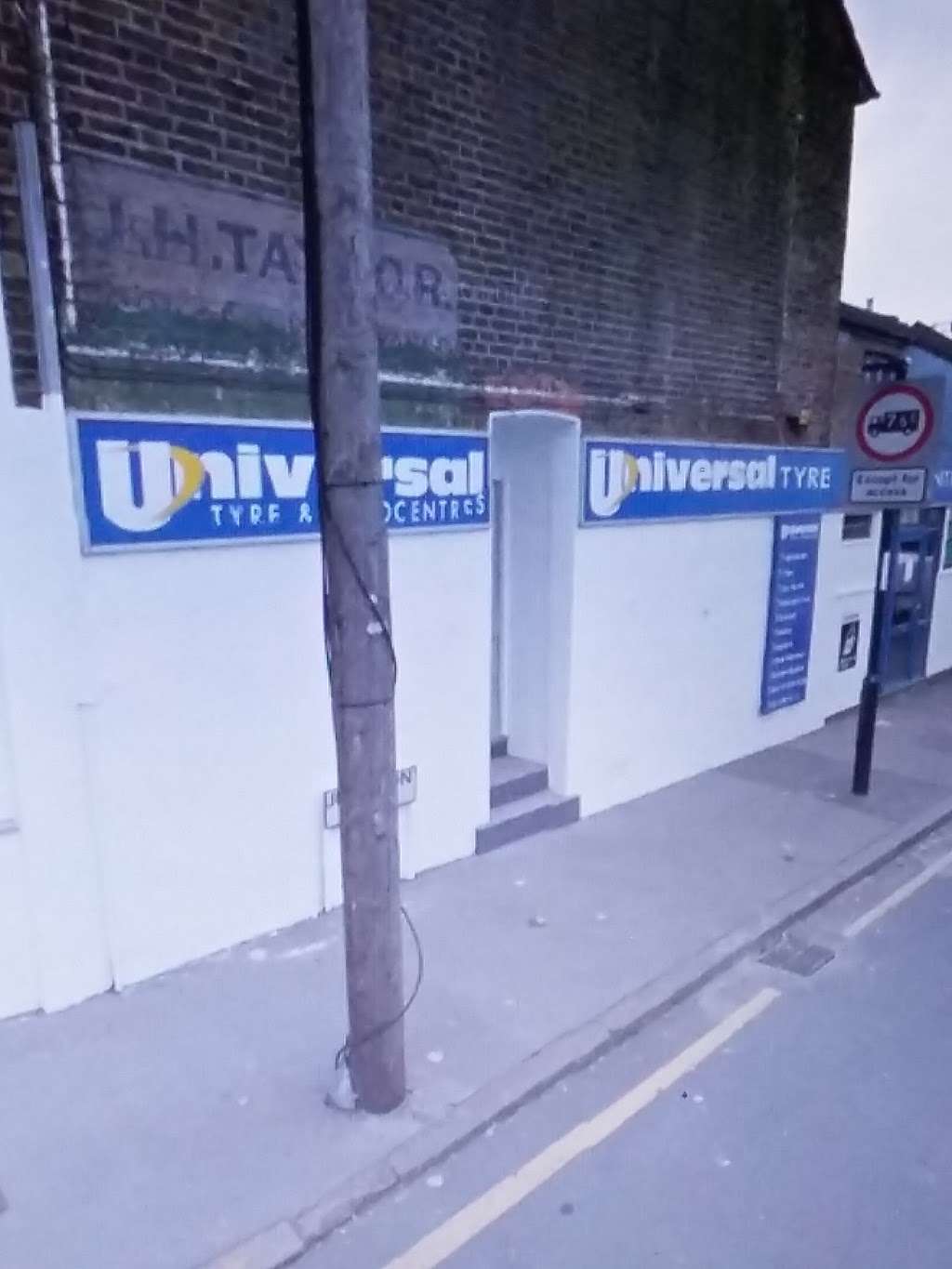 Universal Tyres Croydon | 108 Selsdon Rd, South Croydon CR2 6PG, UK | Phone: 020 8680 2651